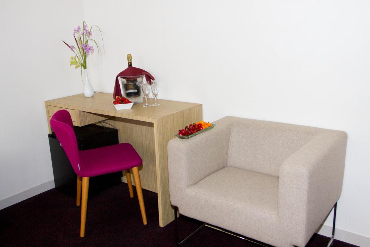 Bourquin Hotel - Lycee Hotelier Christian Bourquin أرجيليه- سور- مير المظهر الخارجي الصورة