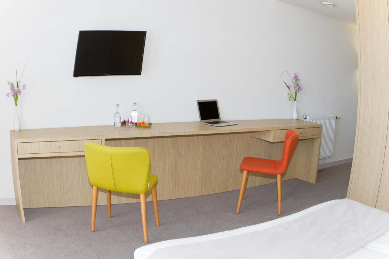 Bourquin Hotel - Lycee Hotelier Christian Bourquin أرجيليه- سور- مير المظهر الخارجي الصورة